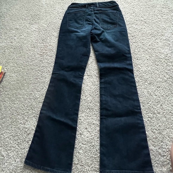 🔹BANANA REPUBLIC: Women’s size 8, urban style boot cut blue jeans, preowned🔹 - Picture 10 of 11